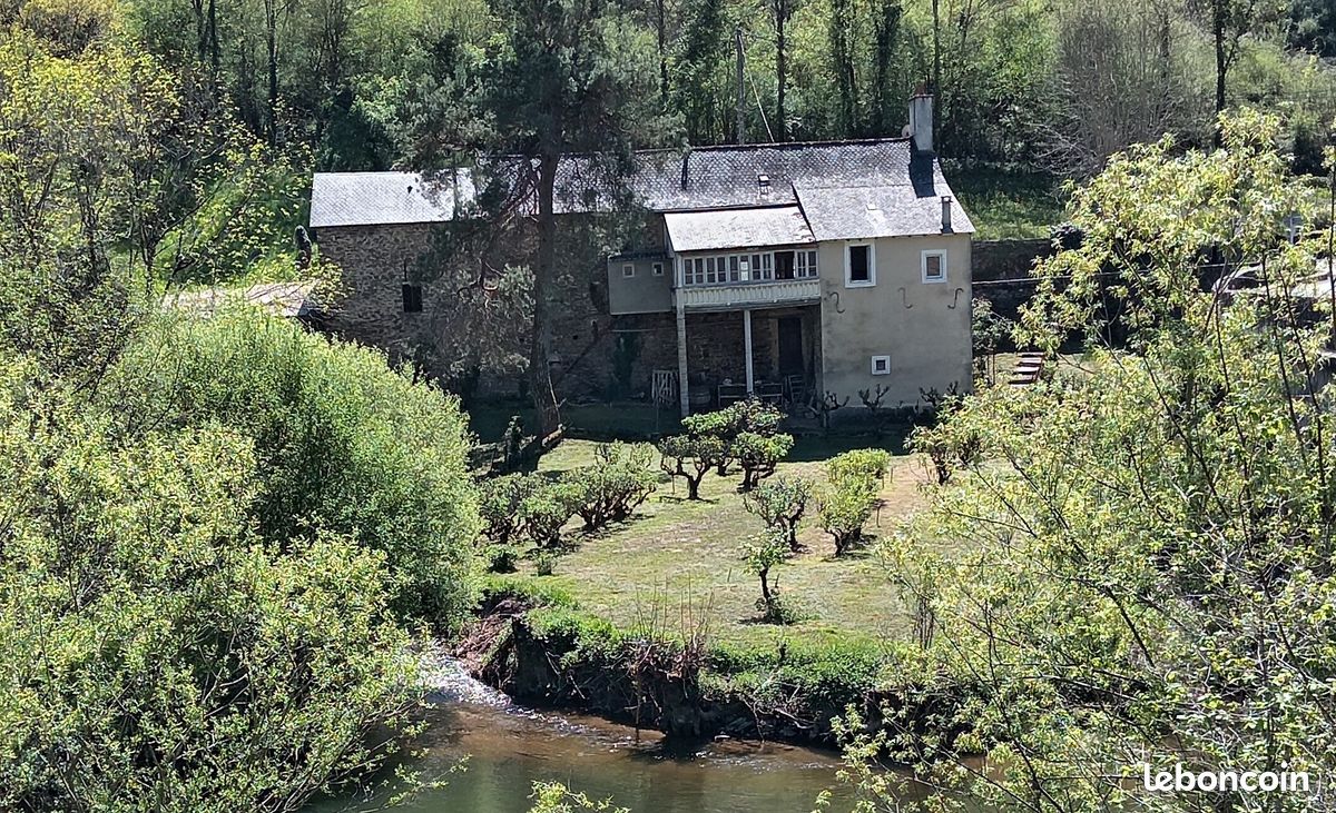 Maison 8 pièces 180 m² · à Colombiès · 180 m² · 136 000 €