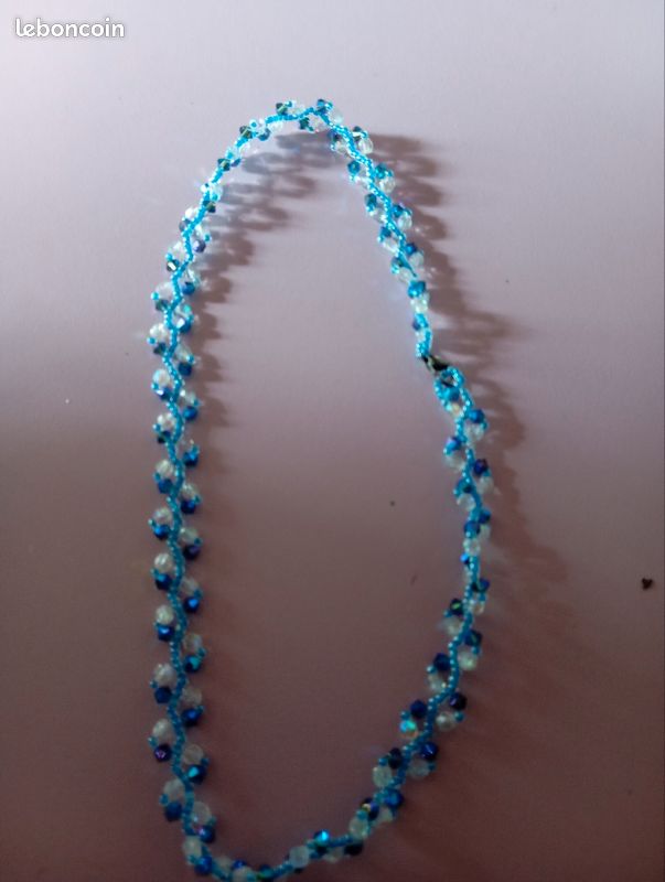C'est quoi le photo collier et bracelet bleu (image 2)