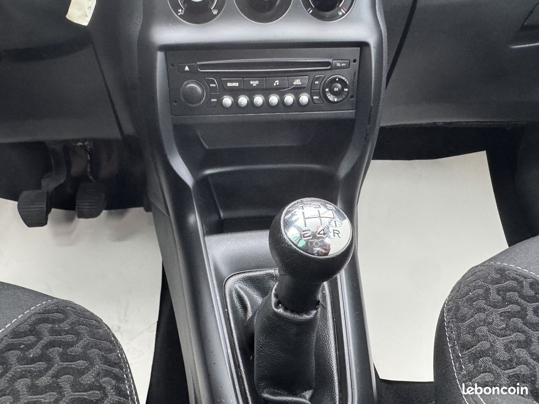 Citroen C3 1.4 HDI 70CV CONFORT (image 18)