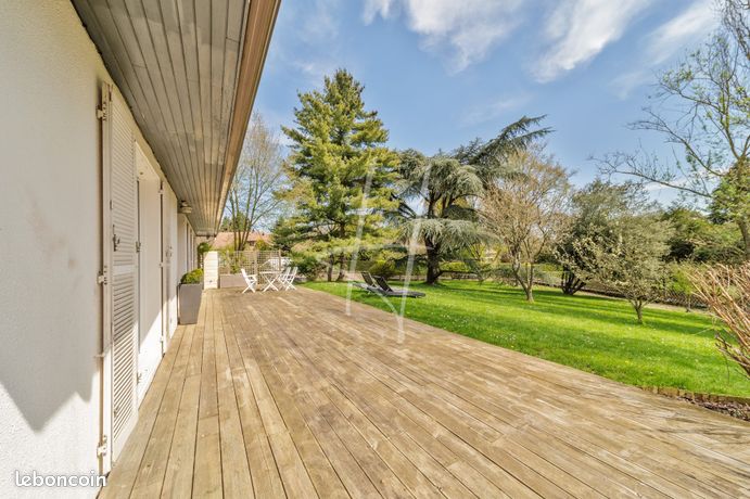Maison 6 pièces 277 m²