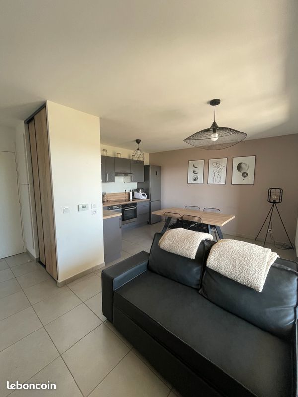 Appartement 2 pièces 42 m² · à Meyzieu · 42 m² · 970 €/mois