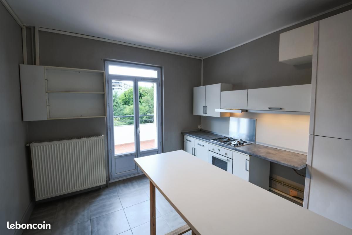 Appartement 3 pièces 80 m² · à Chamalières · 80 m² · 750 €
