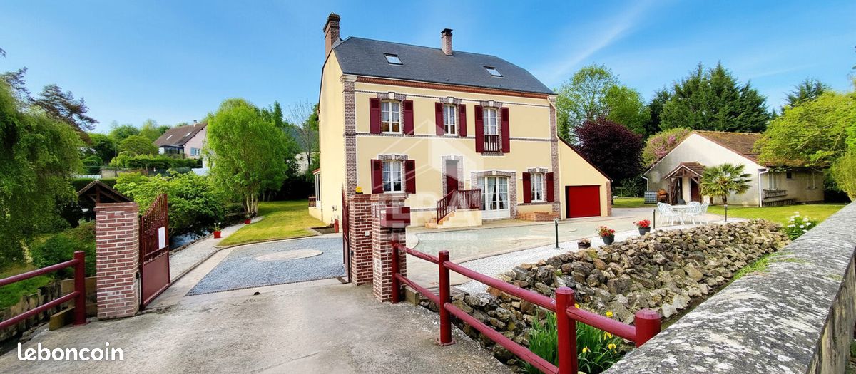 Maison 10 pièces 243 m² · à La Ferté-Bernard · 243 m² · 267 000 €