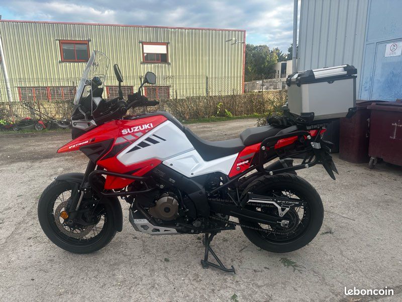Suzuki V-Strom 1050 XT Motos