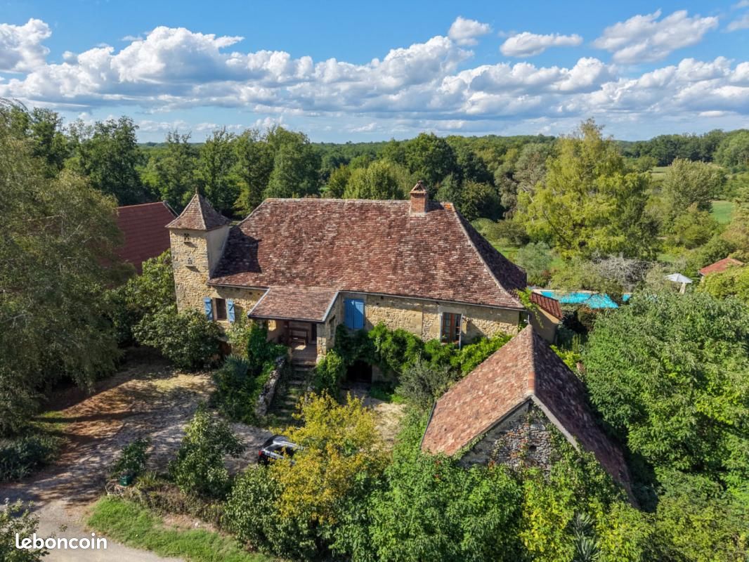 Maison 6 pièces 220 m² · à Gourdon · 220 m² · 399 000 €