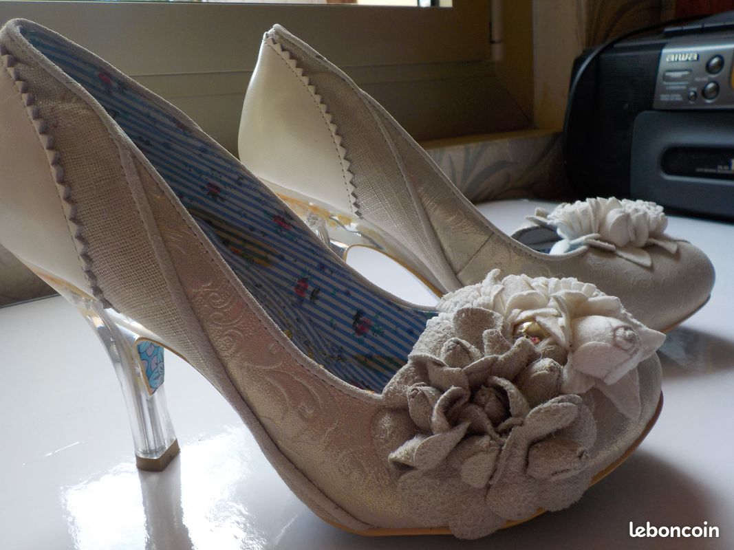 Superbes élégants , originaux et NEUFS jamais portés escarpins IRREGULAR CHOICE pointure 37 (image 1)