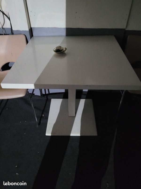 Table (image 1)