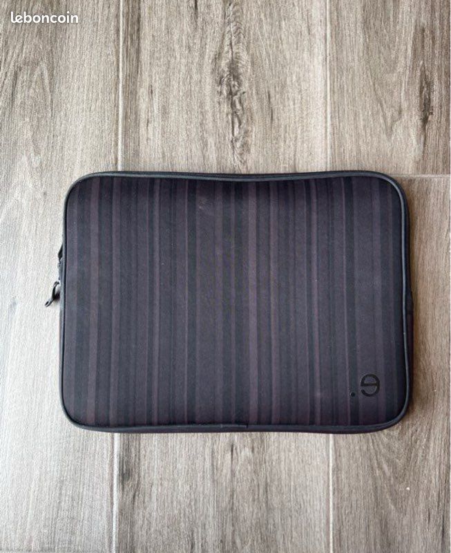 MAcBook Pro 2011 - FONCTIONNEL avec nouveau disque dur SSD et mémoire vive (image 2)