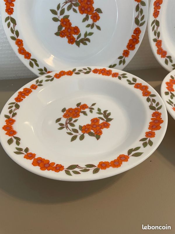 4 assiettes Arcopal Lotus Vintage Fleurs - Arts de la table