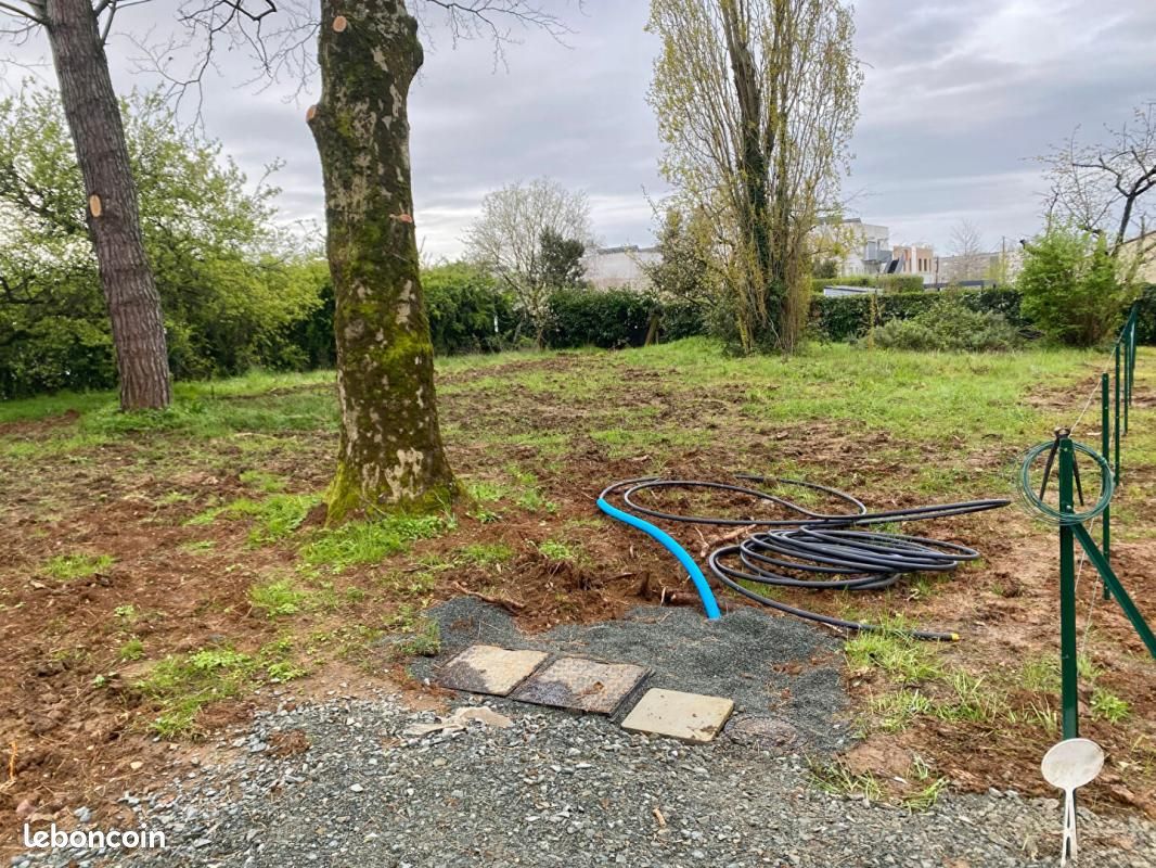 Terrain 942 m² Niort · 82 000 €