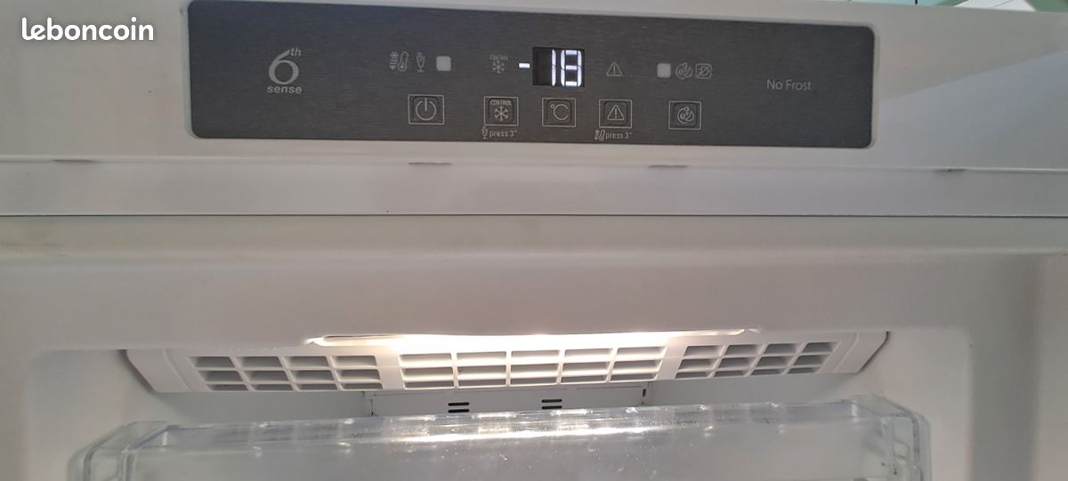 Congélateur armoire 226L Whirlpool (image 2)