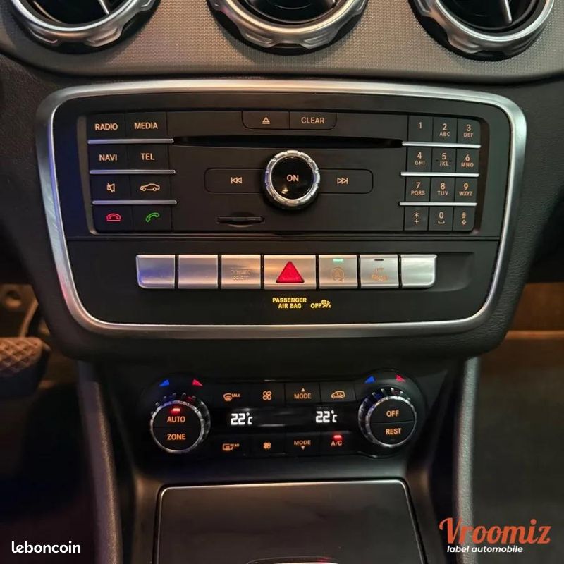 Mercedes Classe Gla (2) 180 SENSATION 7G-DCT - CAMERA/CARPLAY/CLIM/BOITE AUTO/GPS - GARANTIE 3MOIS (image 28)