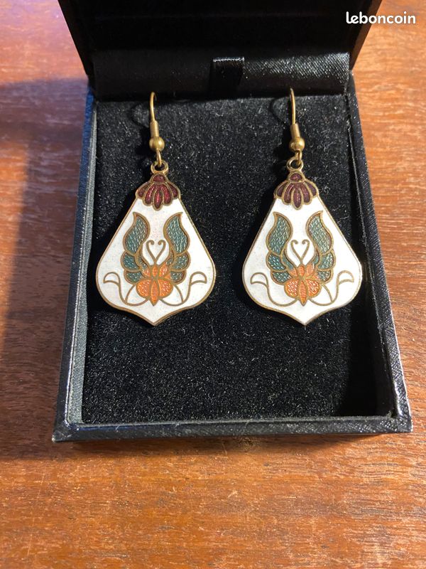 Boucles d'oreilles anciennes. Métal cloisonné. Vintage (image 1)