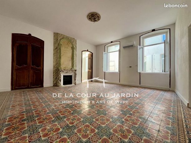 https://img.leboncoin.fr/api/v1/lbcpb1/images/84/88/c2/8488c28efbc0eddfef1ca571b2cf87a44750fd54.jpg?rule=ad-image