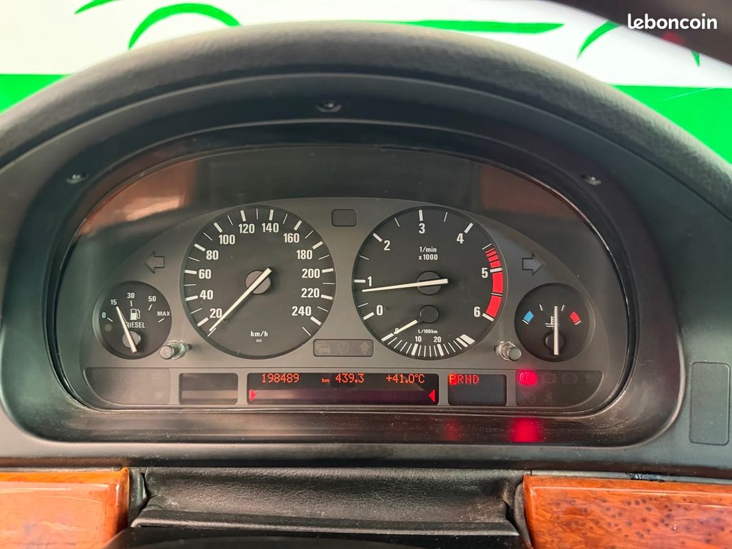 BMW SERIE 5 530d Pack A-CLIMATISATION AUTOMATIQUE (image 12)