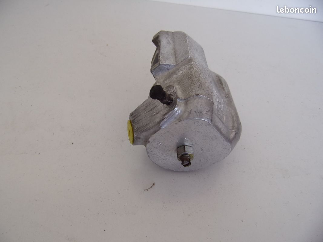 Étrier neuf avant droit pour RENAULT R 16 (image 2)