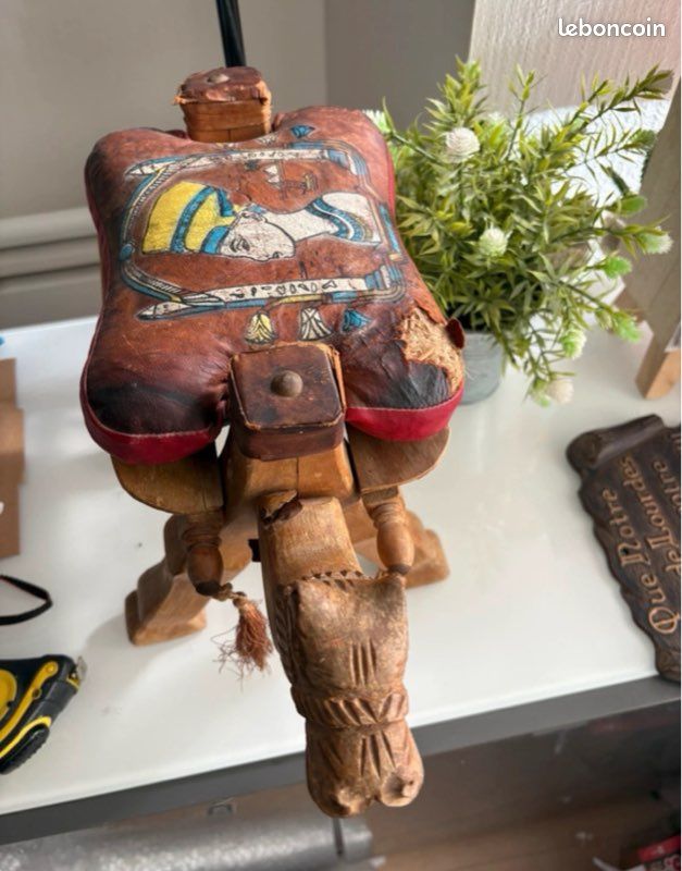 Tabouret chameau ancien bois sculpté cuir peint style égyptien (image 4)