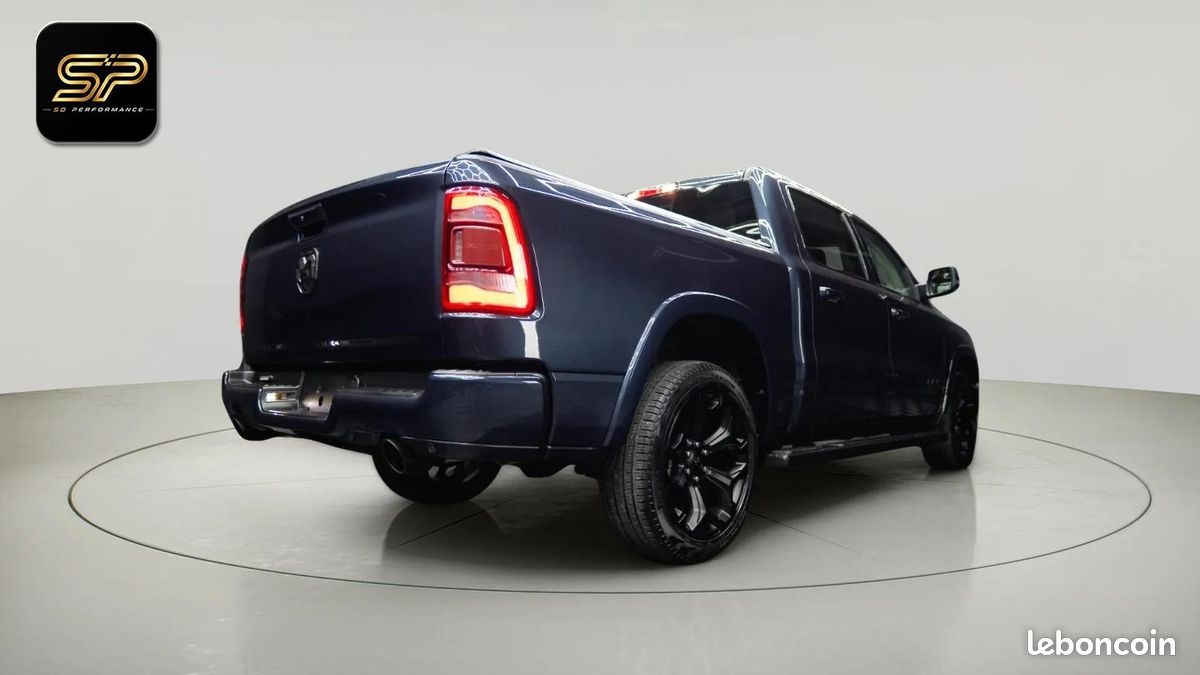 Dodge RAM 1500 Laramie Offroad Night Edition * 5.7 V8 HEMI * 4x4 * Cuir * Alpine * Jantes 22" (image 5)