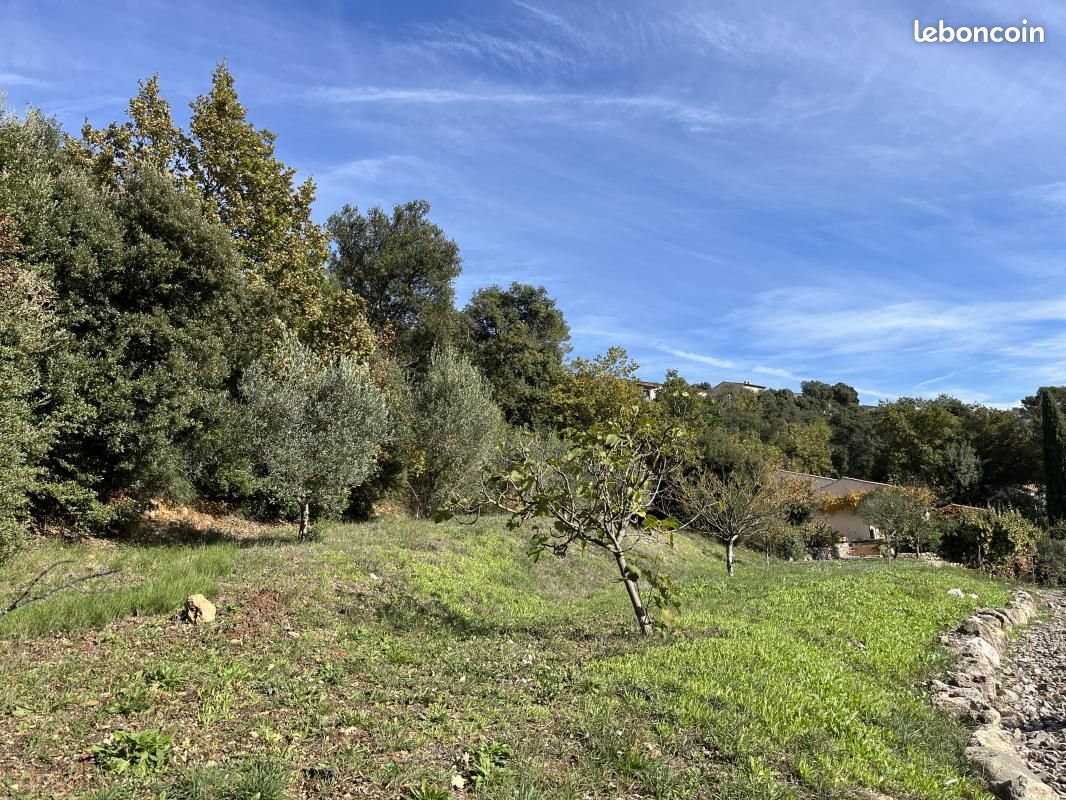 Terrain 1 200 m² Flassans Sur Issole · à Flassans-sur-Issole · 149 000 €