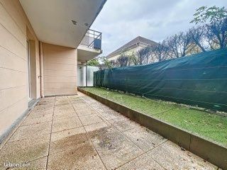 https://img.leboncoin.fr/api/v1/lbcpb1/images/84/8c/16/848c1694f01891fed86f7790a827e72dcb8f4f6c.jpg?rule=ad-image