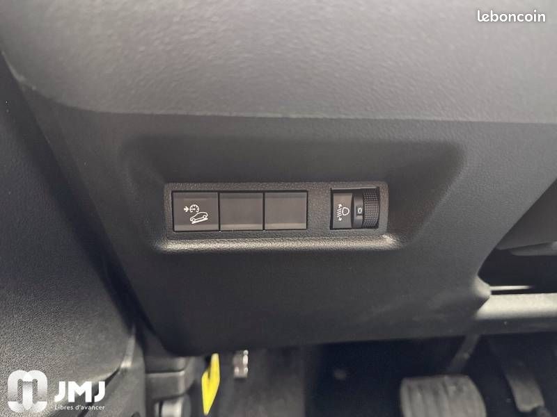JEEP Avenger 1.2 Turbo T3 100 ch e-Hybrid BVR6 Summit (image 20)