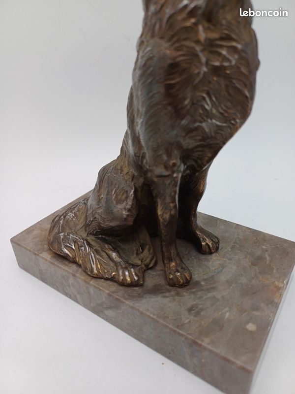 STATUETTE DE CHIEN En régule sur socle marbre. EUR 19,99 - FR