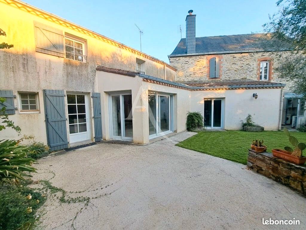 Maison 6 pièces 157 m² · à Mouchamps · 157 m² · 265 000 €