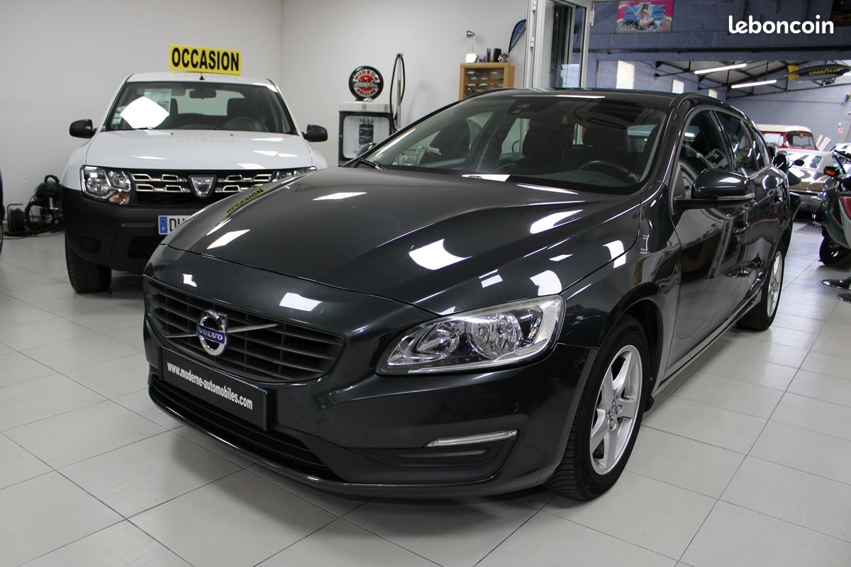 Volvo V60 D2 120CH KINETIC BUSINESS GEARTRONIC (image 1)