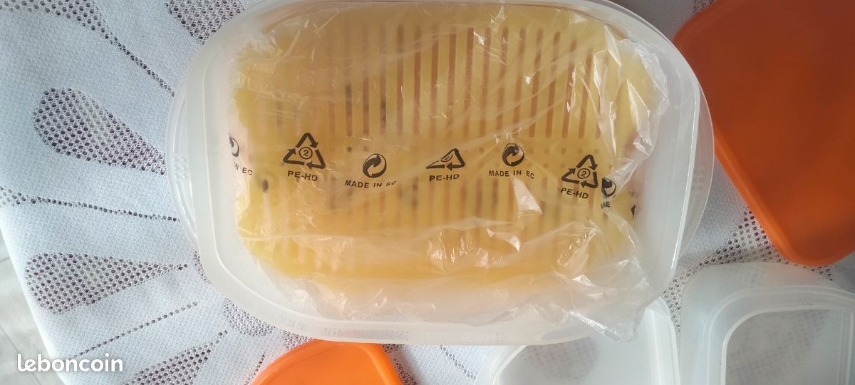 Plateau uno et demi lune tupperware neufs (image 3)
