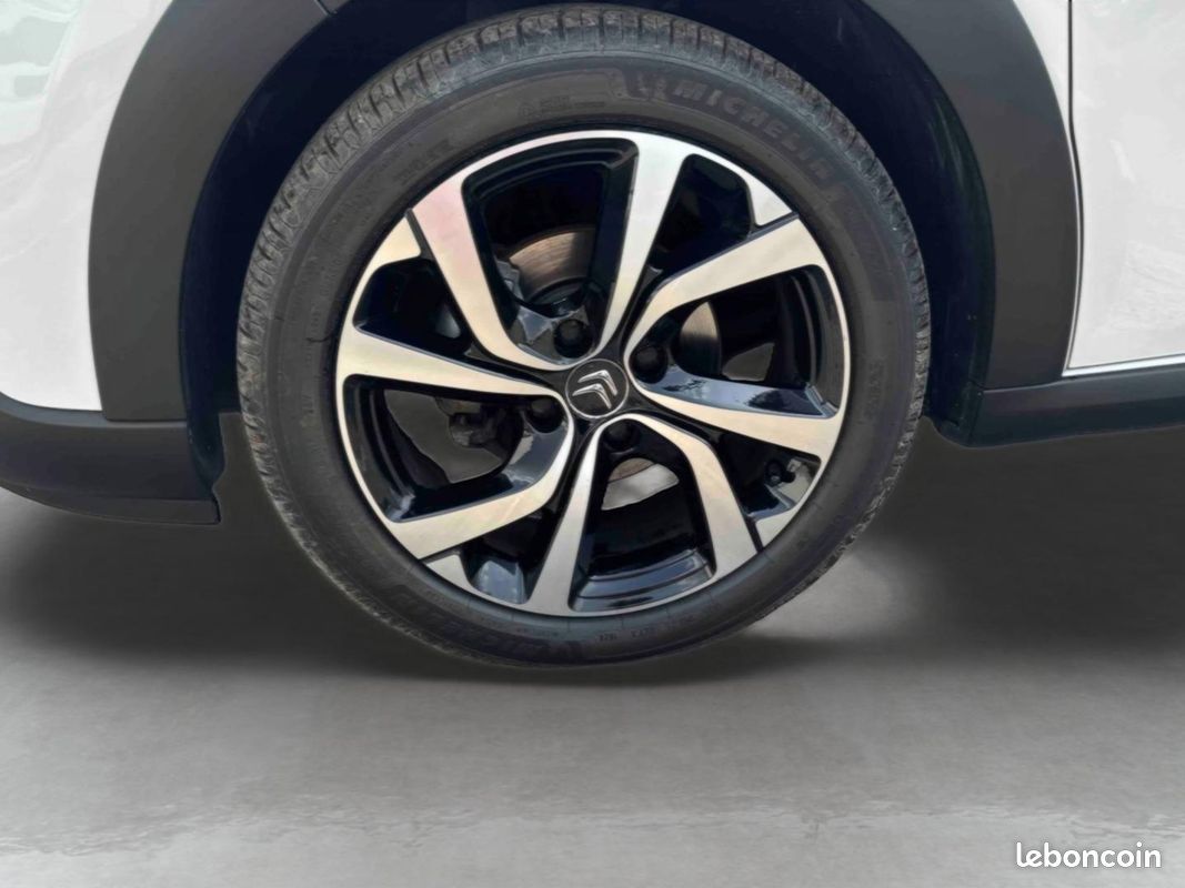 Citroen C3 1.2 PureTech 110ch S&S Shine EAT6 (image 11)