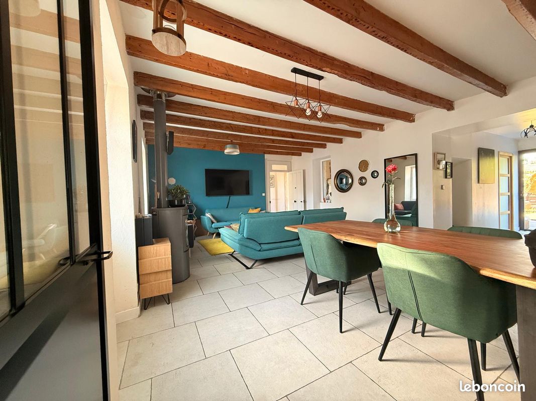 Maison 8 pièces 145 m² · à Nantes · 145 m² · 2 500 €