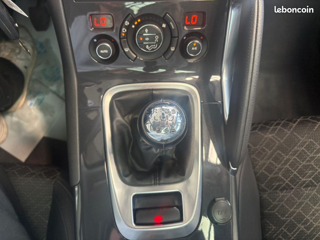 🔹 PEUGEOT 3008 1.6 BlueHDi 116 ch Allure - 🌤️ Toit panoramique ✨ Jantes alliage (image 25)