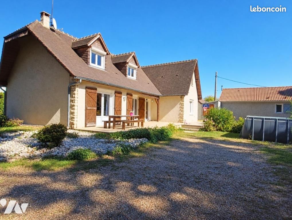 Maison 7 pièces 156 m² · à Changé · 156 m² · 231 000 €