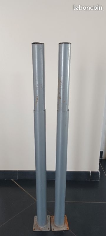 Poteaux en acier réglables en hauteur (image 1)