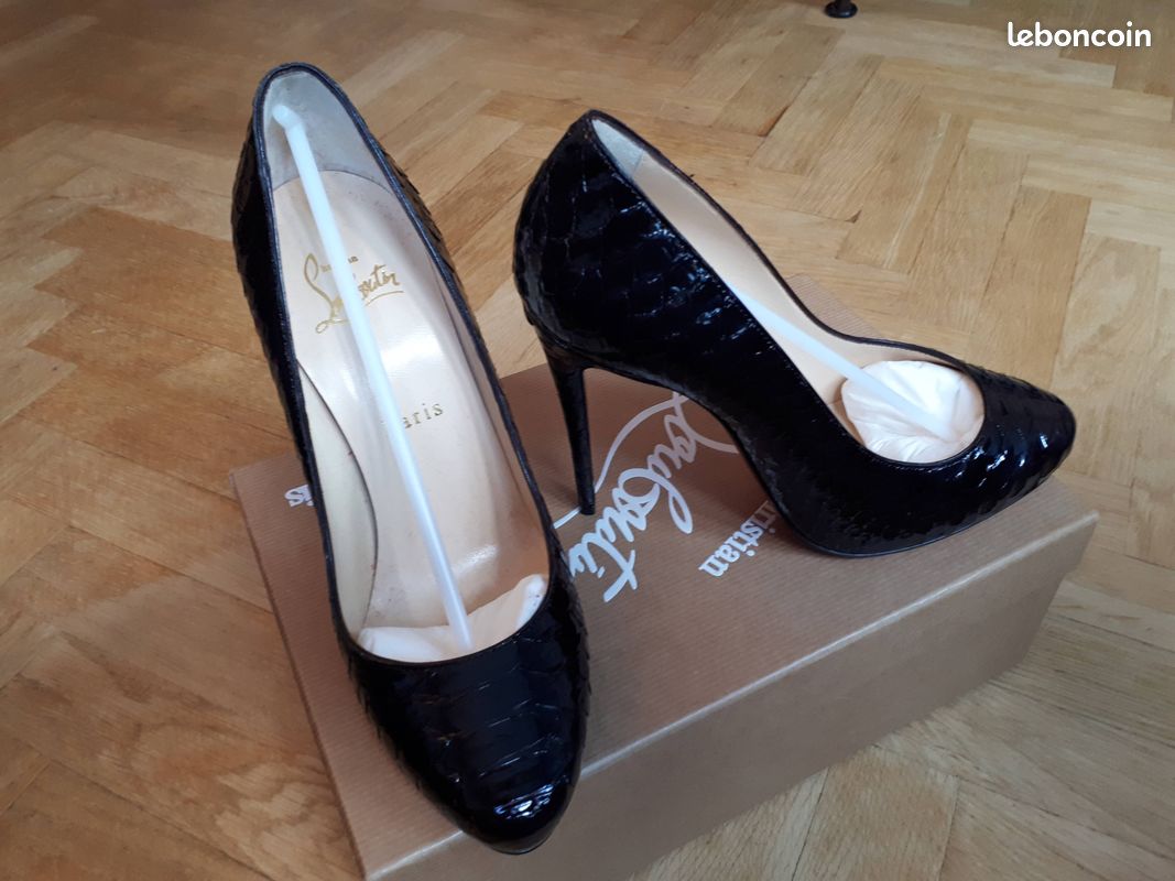 Très beaux escarpins Louboutin, très bon état (image 5)