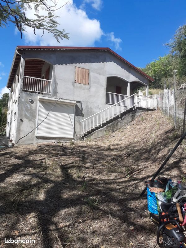 Maison 5 pièces 100 m² · à Bouillante · 100 m² · 275 000 €