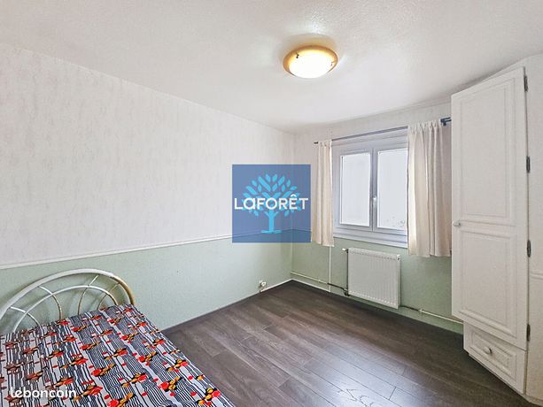 https://img.leboncoin.fr/api/v1/lbcpb1/images/84/94/04/84940452765bb184195a5874ffde2d7179eb0ade.jpg?rule=ad-image