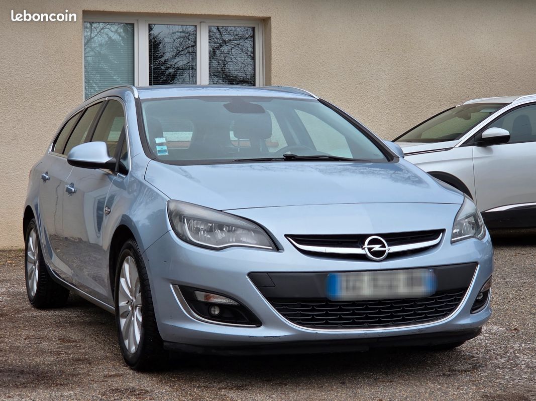 Opel Astra Tourer 1.4i turbo 140ch Cosmo S&S (image 2)