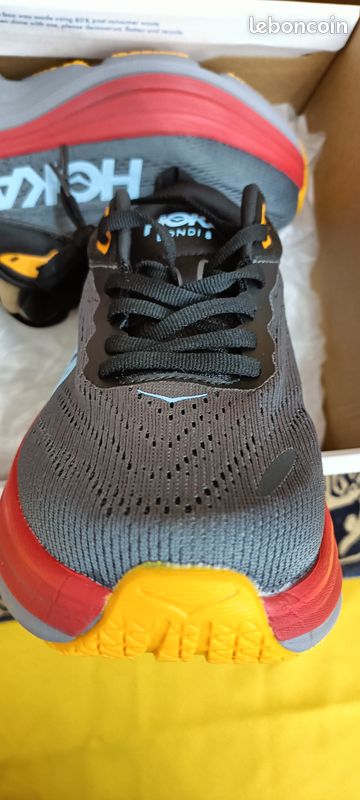 Baskets Hoka One One noires et rouges (image 6)