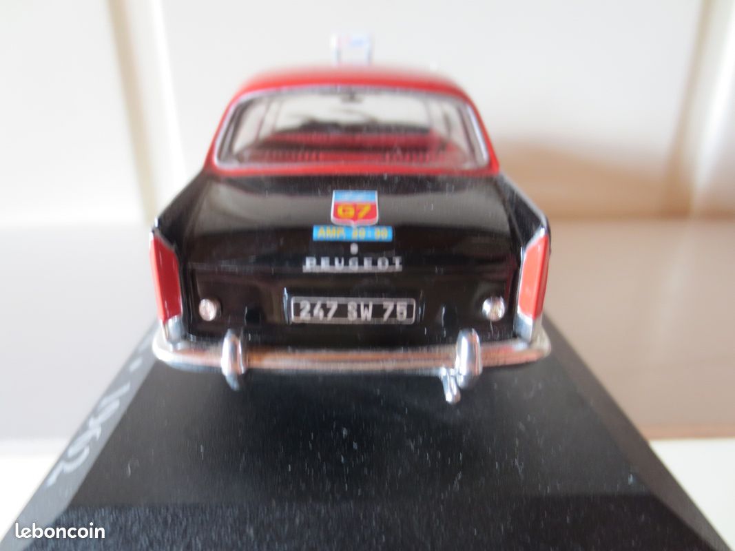 Voiture Miniature Peugeot 404 Taxi Parisien 1962 - Altaya / IXO 1/43 - Occasion