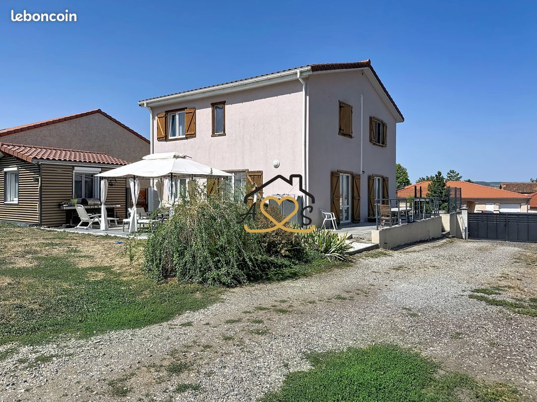 Maison 7 pièces 140 m² · à Reignat · 140 m² · 290 000 €