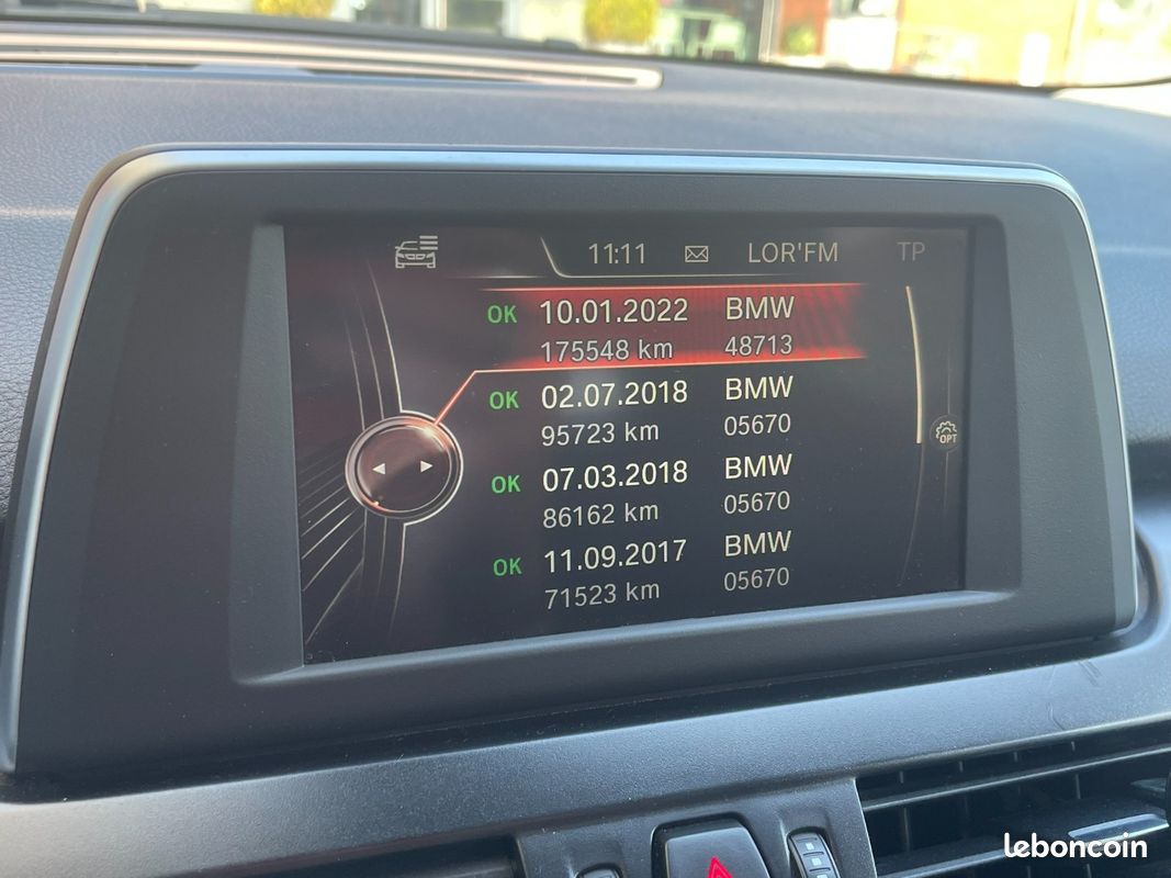 BMW SERIE 2 ACTIVE TOURER F45 218d 150 ch Lounge A - RADARS AV/AR - LIMITEUR DE VITESSE (image 24)