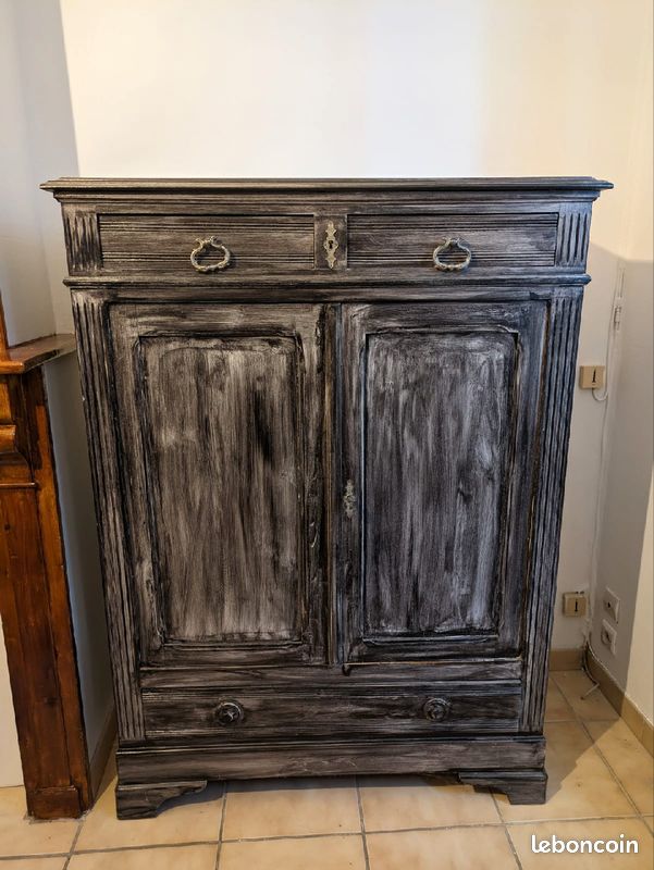 Armoire massif (image 1)