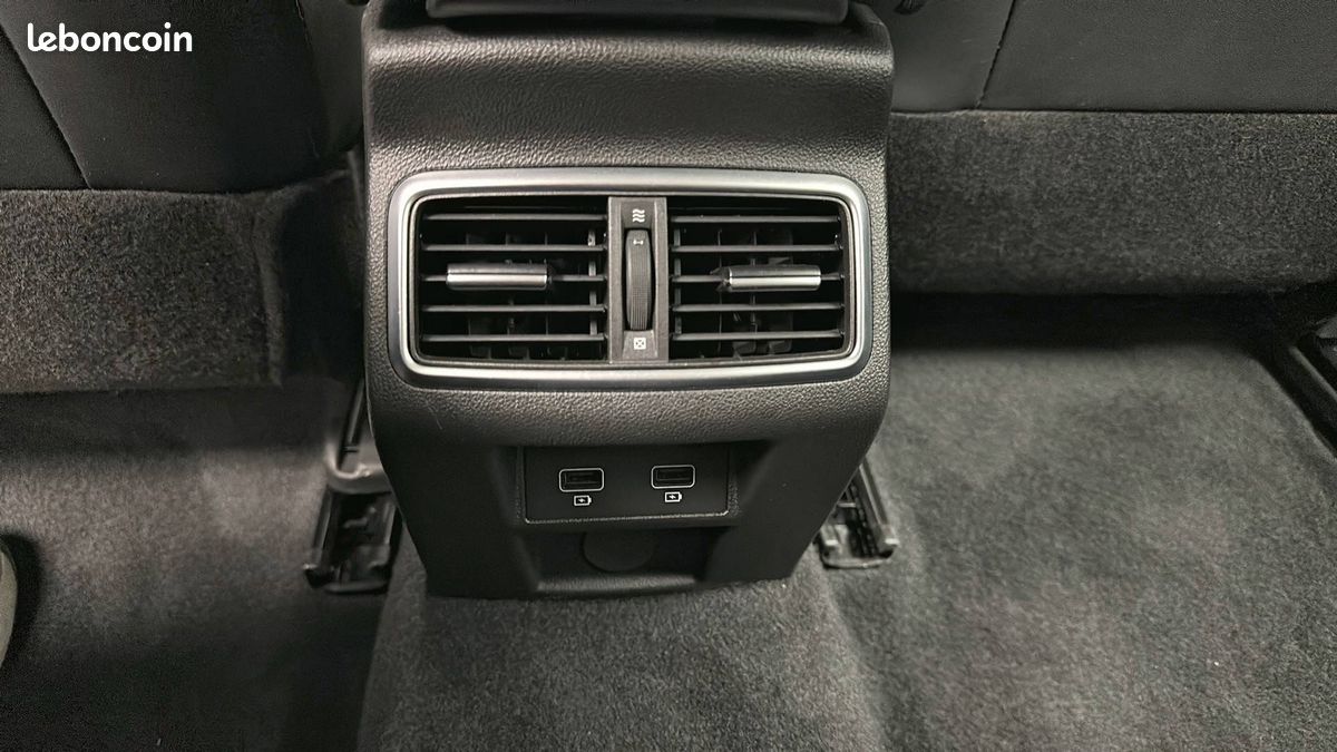 Renault megane iv berline blue dci 115 evolution (image 27)