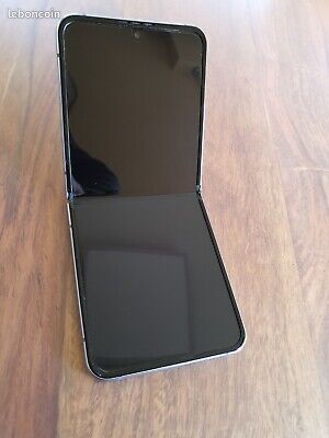 Samsung galaxy Zflip4 (image 1)