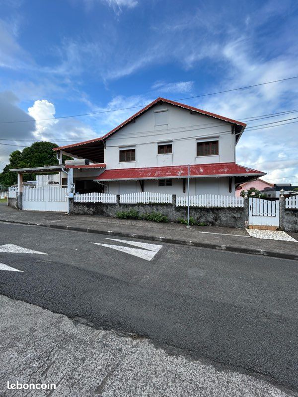 Maison 10 pièces 257 m² · à Capesterre-Belle-Eau · 257 m² · 310 000 €