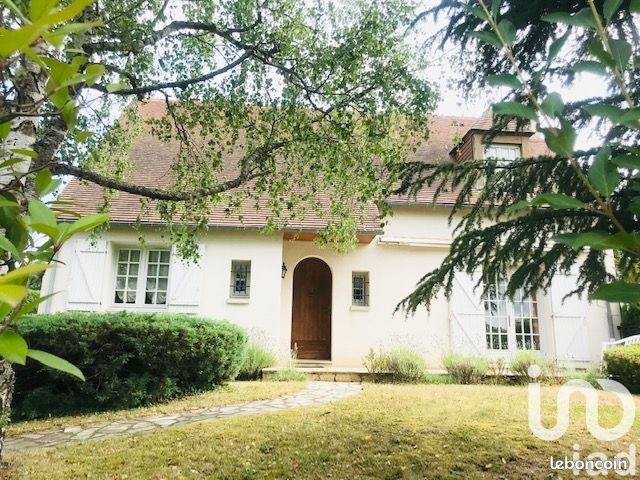 Maison 5 pièces 128 m² · à Chambon-sur-Voueize · 128 m² · 174 000 €