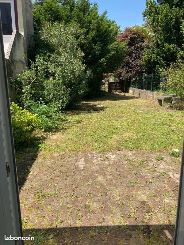 Appartement 3 pièces 75 m² · à Saint-Jean-d'Angély · 75 m² · 650 €/mois