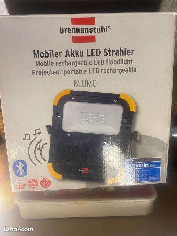 Projeteur portable led rechargeable (image 2)