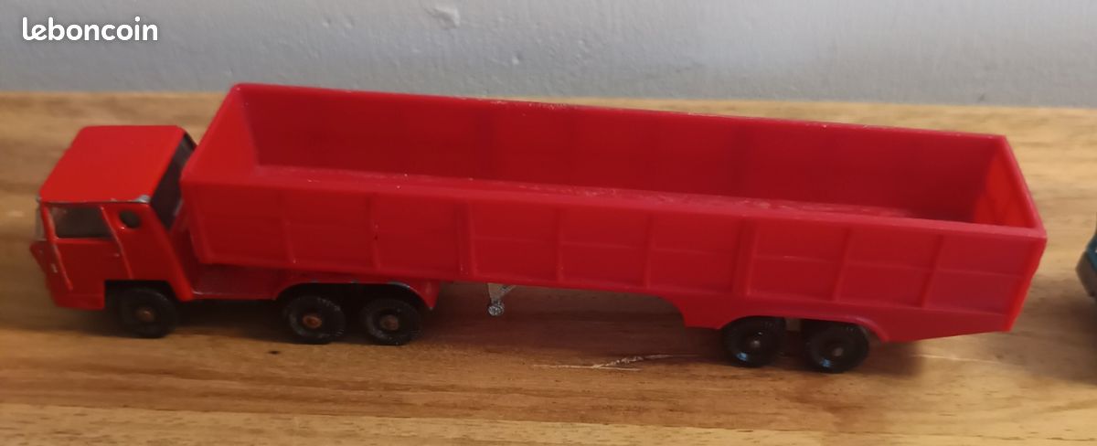 Majorette n° 324 Camion Semi remorque Bernard avec remorque maraicher 1/100ème